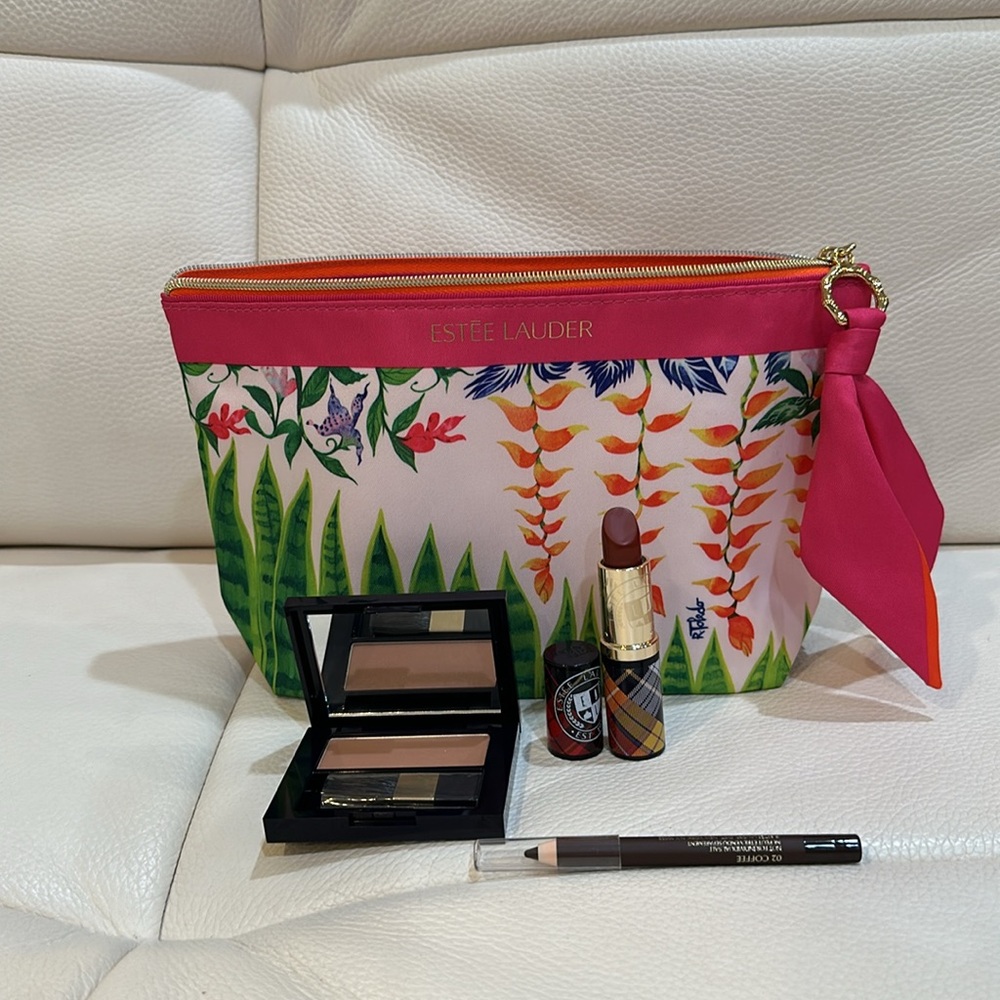 ESTEE LAUDER 3 Piece Travel Set with Cosmetic Bag are in New Condition